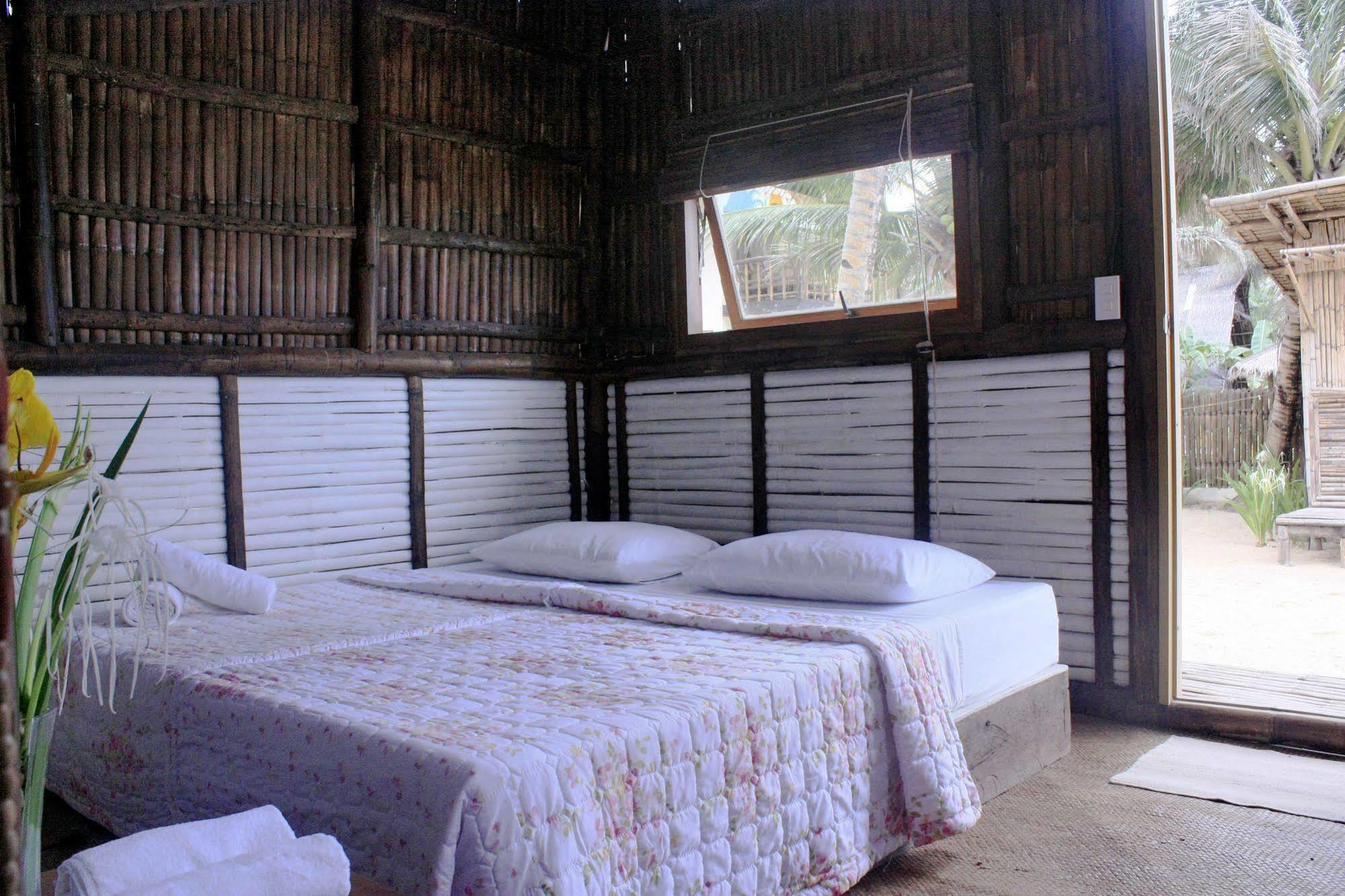 Mangoriders Beach Club Caticlan Exterior photo